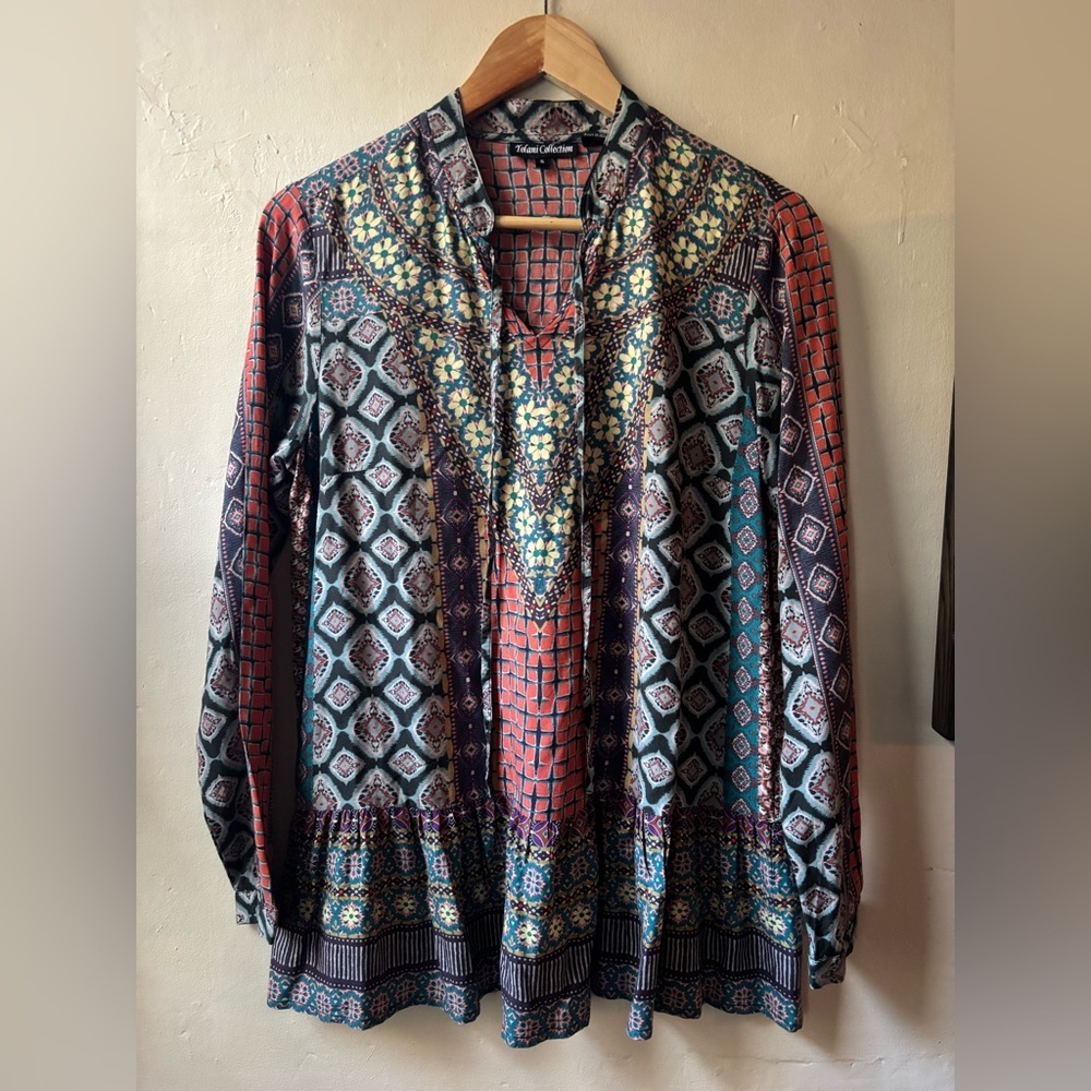 Tolani Geometric Floral Print Blouse in Red and Teal Blue Size Small NWOT